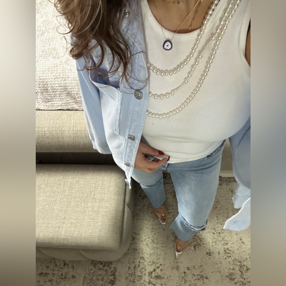 New💙 Blue Skies Button-Up Top - Picture 3 of 4